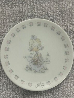 Precious Moments July mini plate with stand